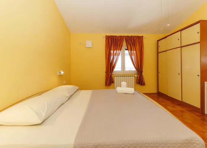 Apartma Zara 아파트 *