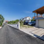 Apartma Zara * Rtina