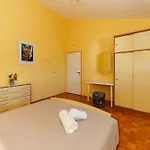 Apartma Zara *
