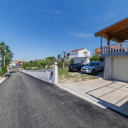 Apartma Zara * Rtina